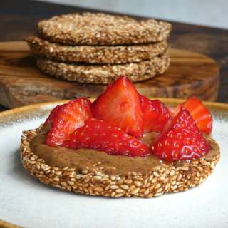 Sesame banana crackers