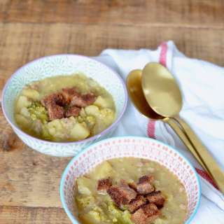Slow Cooker Sausage & Potato Soup with Broccoli