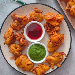 Onion Pakora Recipe - Crispy Indian Onion Fritters