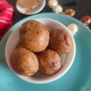 Easy Vegan Energy Balls Recipe- No Bake Granola Balls