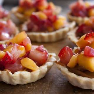 Rustic Tartlets Filled with Dulce de Leche, Strawberries and Mango