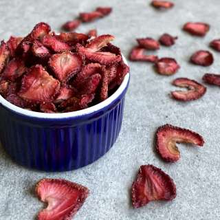 Dehydrated Strawberry Chips