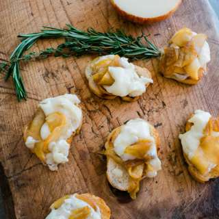 Brie Stuffed with Piloncillo-Caramelized Apples
