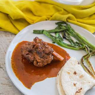 Braised Short Ribs with Arbol Chiles (Costillas de Res con Chile de Árbol)