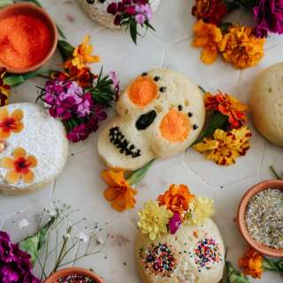 Lemon Sugar Skull Cakes