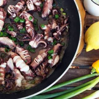 Squid with Cream Cheese Chili Dip