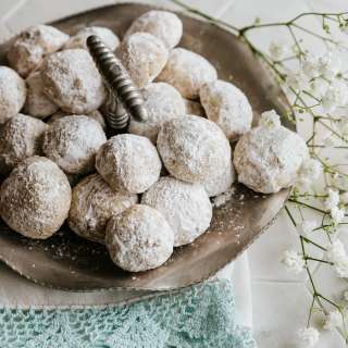 Polvorones (Mexican Wedding Cookies)