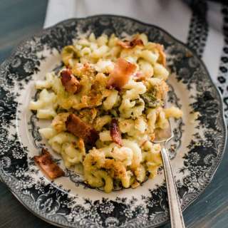 Spicy Green Chile Bacon Mac and Cheese