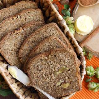 Healthy Pumpkin Bread with Walnuts