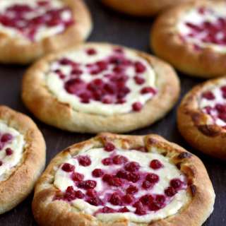 Vatrushka: Sweet Russian Buns