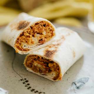 Burritos de Huevos con Chorizo (Egg and Chorizo Breakfast Burritos)