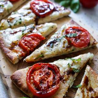 Quick Flatbread Pizza Margherita