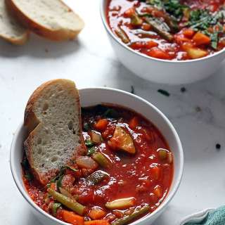 One Pot Vegan Minestrone Soup