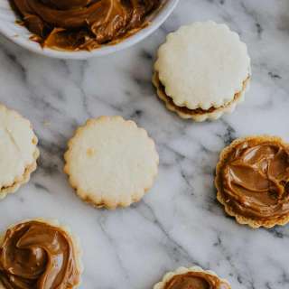 Alfajores (Dulce de Leche Shortbread Cookies)