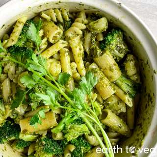 One Pot Vegan Pesto Pasta