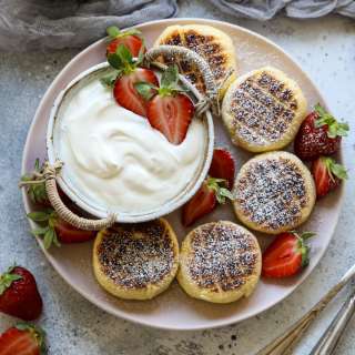 Syrniki: Russian Cottage Cheese Pancakes