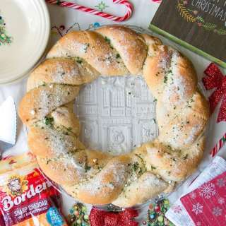 Cheesy Pull Apart Bread Wreath