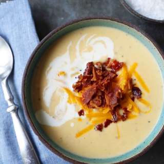 Cheesy Cauliflower Soup