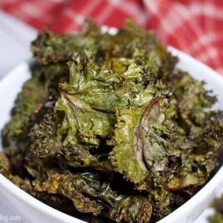 Crispy Baked Kale Chips (with VIDEO)