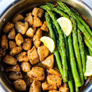 Garlic Butter Chicken Asparagus Skillet