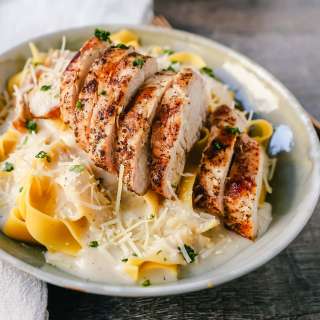 Skinny Low-Fat Chicken Fettuccine Alfredo