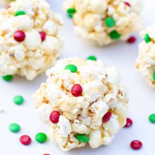 Easy Classic Christmas Popcorn Balls