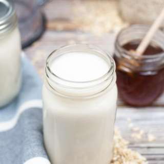 Homemade Oat Milk (Only 3 Ingredients)