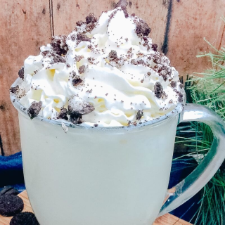 White Hot Chocolate (Made with Oreo Creme)