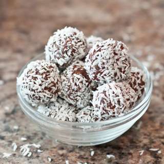 Vegan Cashew Cacao Bliss Balls