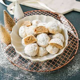 Mexican Wedding Cookies (Snowballs)