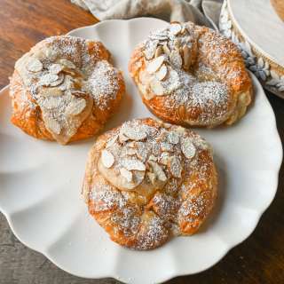 Easy Almond Croissants