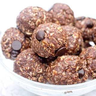 Peanut Butter Chocolate Energy Balls