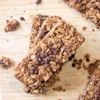 Peanut Butter Chocolate Chip Granola Bars