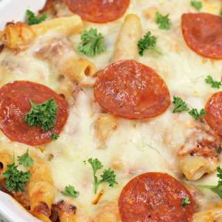 Pizza Pasta Bake (Easy 30 Minute Meal)