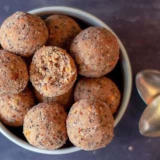 Peanut Butter Low Carb Protein Balls - Keto Fat & Energy Bites