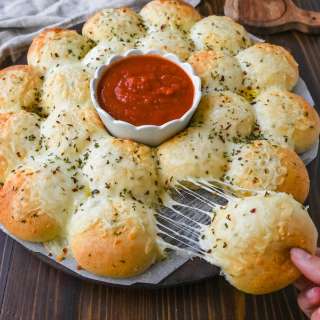 Cheesy Garlic Monkey Bread