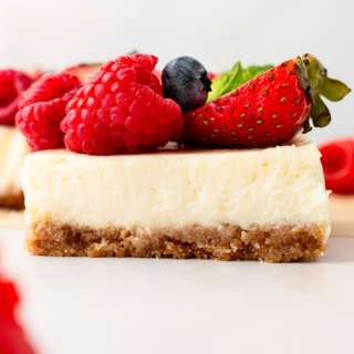 Creamy Cheesecake Bars