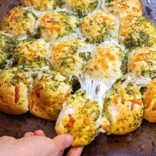 Cheesy Pesto Pull-Apart Rolls