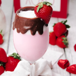 Chocolate Covered Strawberry Cocktail