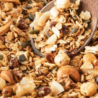 Easy Homemade Granola Recipe