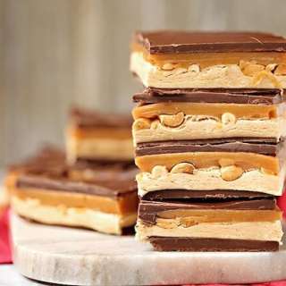 Homemade Snickers Bars (with VIDEO)