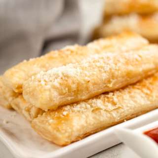 4 Ingredient Little Caesars Crazy Bread Recipe