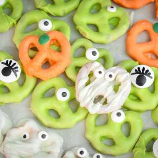 Halloween Pretzels (3 Spooky Designs)