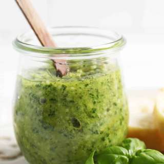 Easy Pesto Sauce Recipe