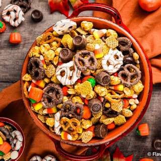 Easy Fall Snack Mix (Sweet and Salty)