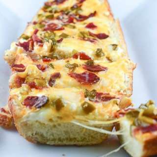 Bacon Jalapeño Popper Cheesy Bread