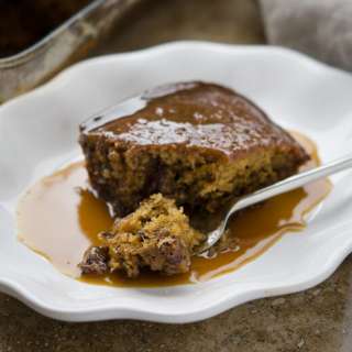 Sticky Date Pudding Cake With Warm Caramel Sauce