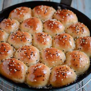 Beehive Sweet Buns (Honeycomb Buns)