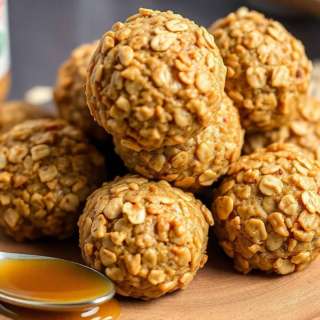 3 INGREDIENT PEANUT BUTTER OATMEAL BALLS
