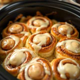 CROCK-POT CINNAMON ROLL CASSEROLE